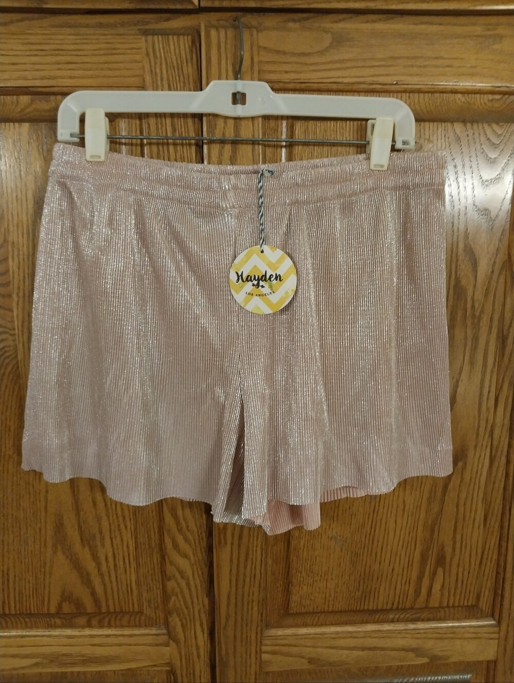 Hayden LA NWT Women's Size Large Plisse Pleated Metallic Rose Gold Shorts Fairy - Picture 6 of 7
